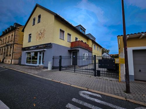 City-Close - King Bed & Free Garage - Hummeltal