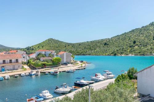 ทัศนียภาพ, Apartments Lonamare in ปอดกลาวิซา