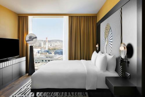 Renaissance Zurich Tower Hotel - image 14