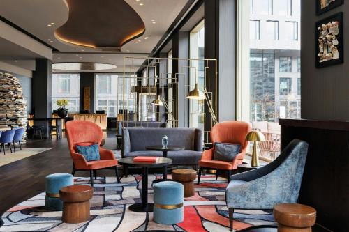 Bar/lounge, Renaissance Zurich Tower Hotel in Escher Wyss - Gewerbeschule