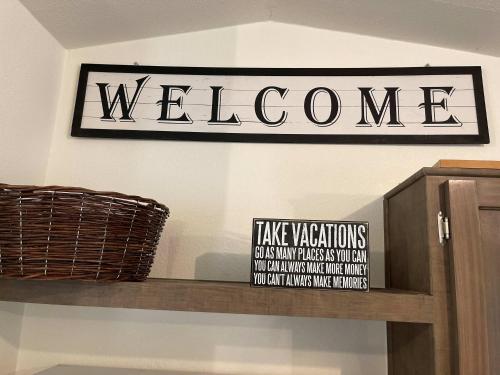 Lovers Landing - private hot tub and pet friendly - image 11