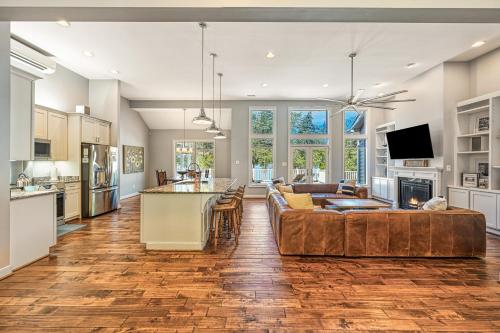 Silver Sands in Glenora, USA