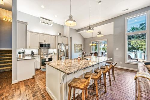 Silver Sands in Glenora, USA
