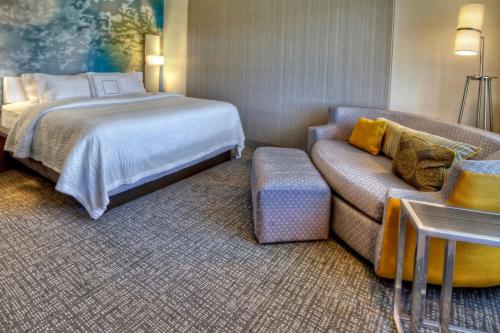 Courtyard by Marriott San Marcos - image 12
