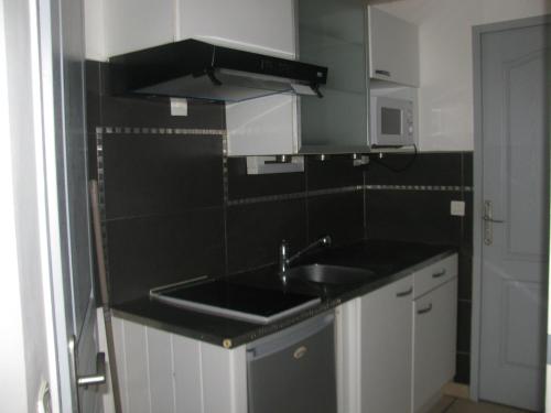 Kitchen, Gite Le Nid des Pins in Grabels