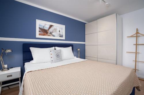 Hauptstraße 26e Deck 9 4.0km von Brögeweg entfernt