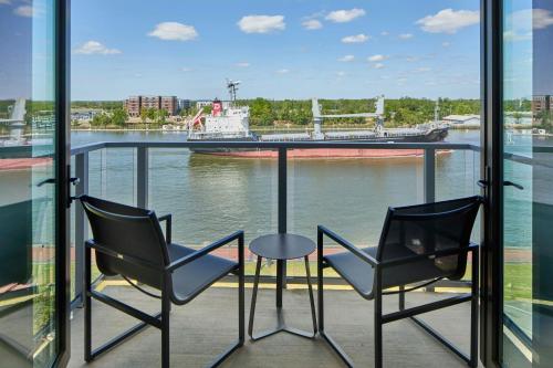 Riverfront King Room with Balcony image 5