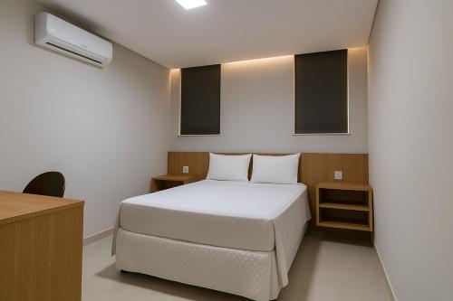 Large Double Room image 6