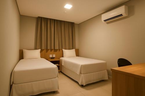 Large Twin Room room in Hotel Solar Paulista