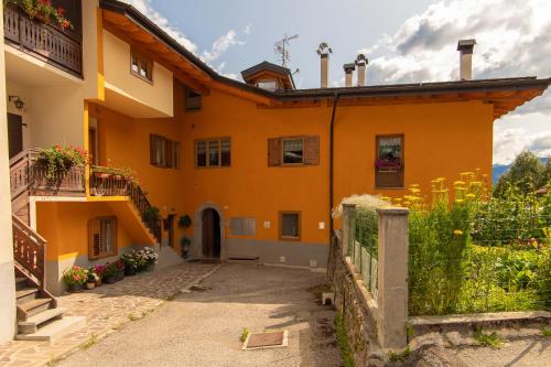 2 bedrooms, 3 beds