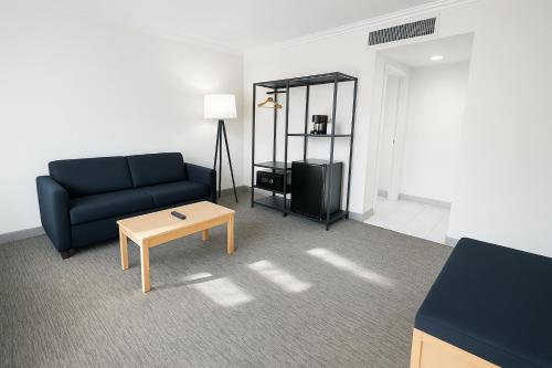 Junior King Suite - Non-Smoking