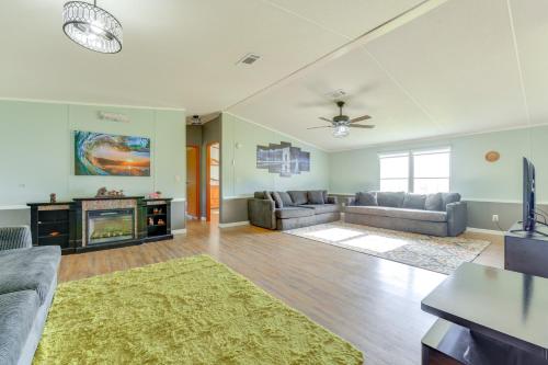 Palatka Hideaway with Fireplace and Private Porch in Palatka (Florida)