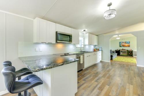 Palatka Hideaway with Fireplace and Private Porch in Palatka (Florida)