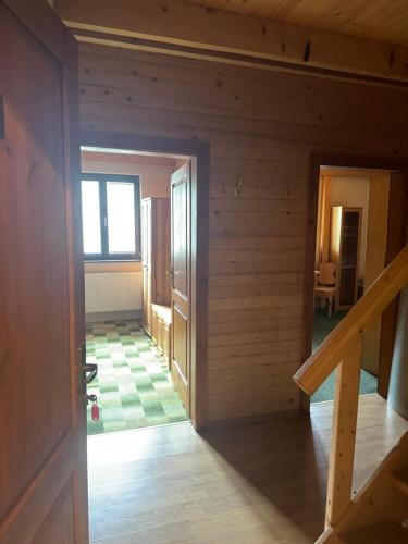 Sabinka pri jazere obrázok