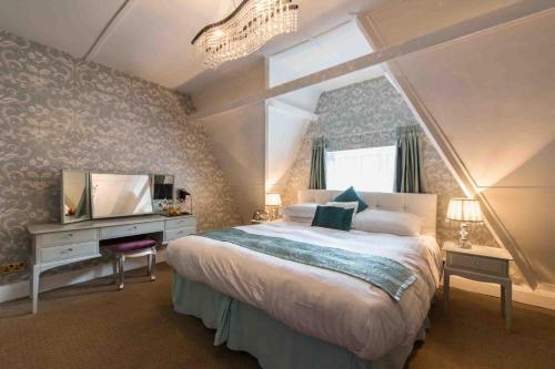 2 bedrooms, 3 beds