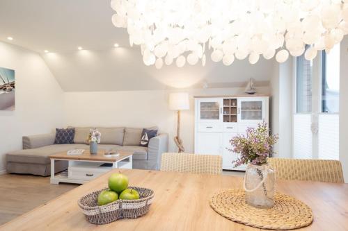 Hamptons meets Grömitz (Hamptons meets Gromitz) in 格羅米茨鎮中心