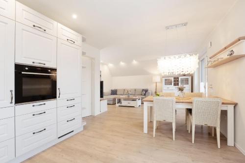 Hamptons meets Grömitz (Hamptons meets Gromitz) in 格羅米茨鎮中心