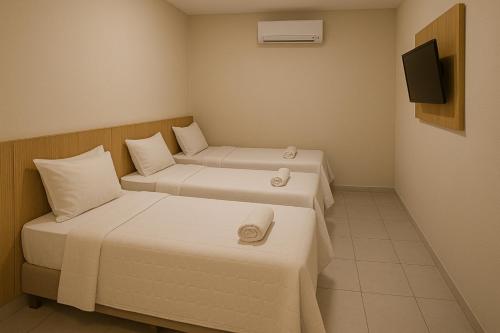 Classic Triple Room room in Hotel Solar Paulista