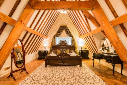 Maenan Abbey Hotel - image 5
