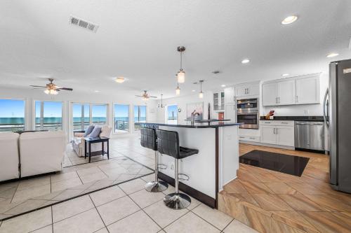 New 5 Bedrooms 3 full and 2 1 2 Bathroom Oceanfro