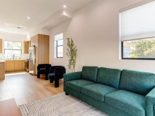 Modern Luxe Retreat 3-Bedroom #3, Los Angeles