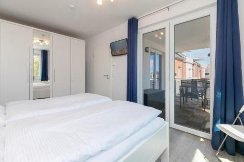 Apartment with Balcony image 7