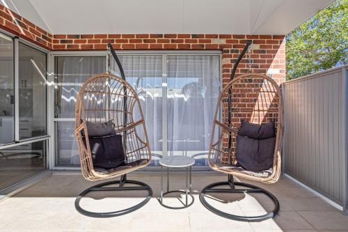 Tranquil Tree Views 2 Bedroom 2 Bathroom Apartment - Perth