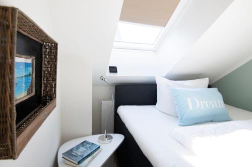 Apartment with Balcony image 10