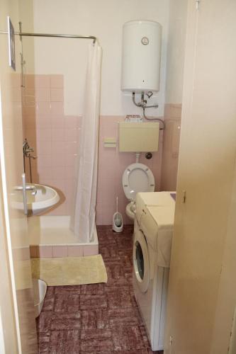 One-Bedroom Apartment with Terrace image 3