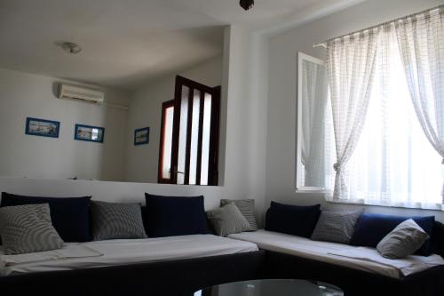 One-Bedroom Apartment with Terrace image 5