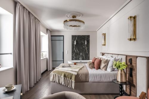 Royal Suite with Wawel View & Private Lift