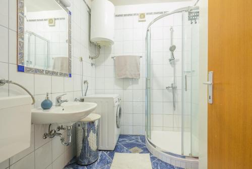 Two-Bedroom Apartment with Terrace image 8