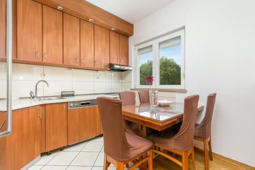 Two-Bedroom Apartment with Terrace image 4