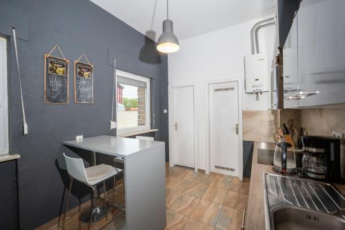 Κουζίνα, Charmante Privatzimmer in der Stadt in Κόμπλεντζ
