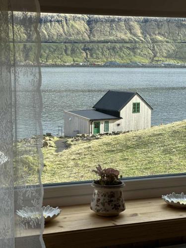נוף, Beggustova - located in Kaldbak village, close to Tórshavn (Beggustova - located in Kaldbak village, close to Torshavn) in Hoyvík
