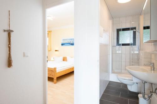 Apartment with Terrace image 10
