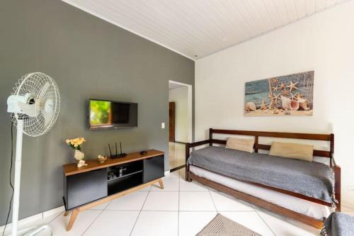 Recanto da Margo 1, casa com acesso a cachoeira, Парати (фото 8)
