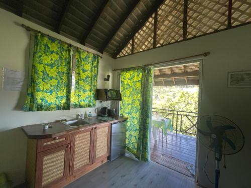 Fare Manutea in Nuku Hiva