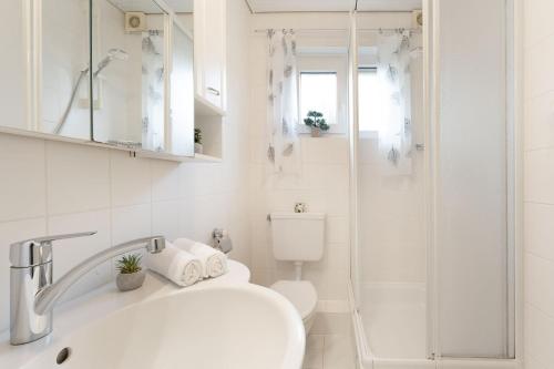Holiday Home image 9