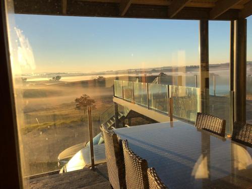 A környék, Luxurious Country Estate 6 BR 6 Bathroom in Hall