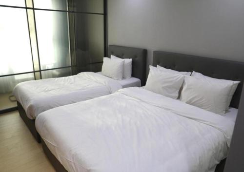 Standard Double Single Room