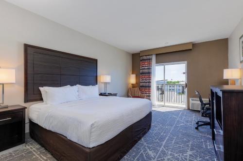 SureStay Plus Hotel by Best Western Kansas City Airport - image 9