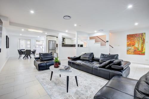 Lakeview Family Retreat Canberra Cozy Townhouse