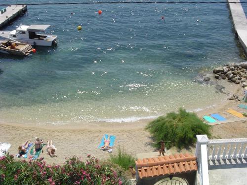  Apartments Anita 1 in Barbat na Rabu
