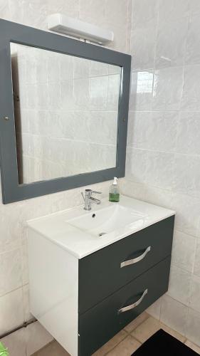Appart F2 bas de villa in Petit-Bourg