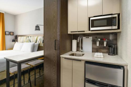 TownePlace Suites by Marriott New York Manhattan/Chelsea - image 10