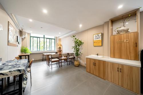 Lobby, Dengba Inn - Guilin Road Subway Station Branch near Everbright Convention & Exhibition Center