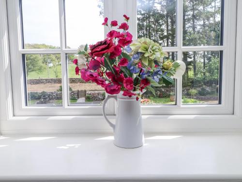 Garden Cottage - image 4