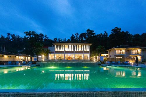 Kolam renang, Regenta Resort & Spa By Riverside, Chitwan in Chitwan