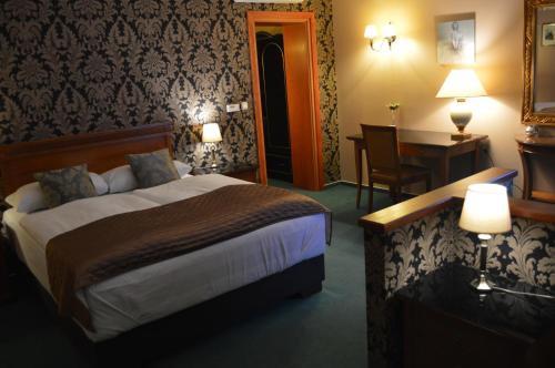 Platán Hotel - image 3